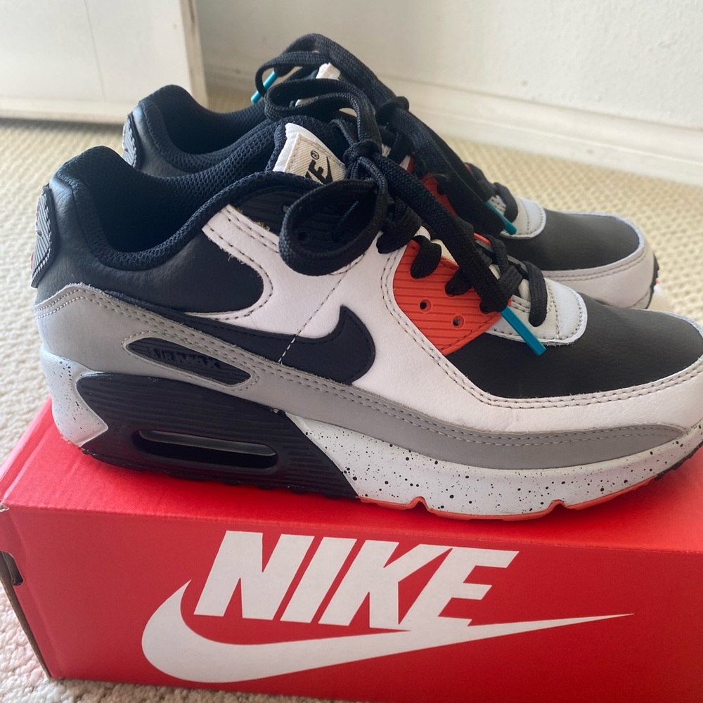 Kids Nike Air Max 90 GS size 5Y
